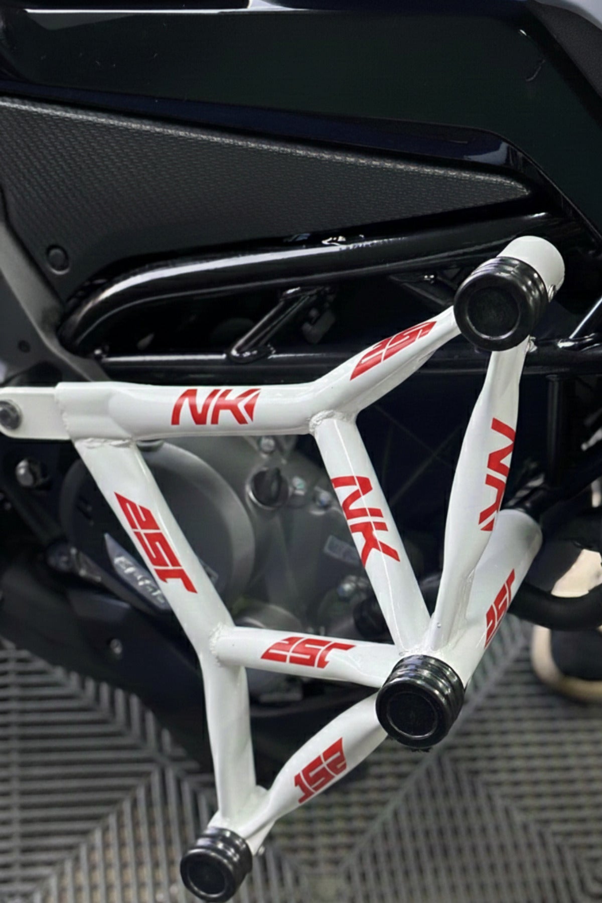 CFMOTO NK250 için Demir Koruma Yazılı Sticker Seti