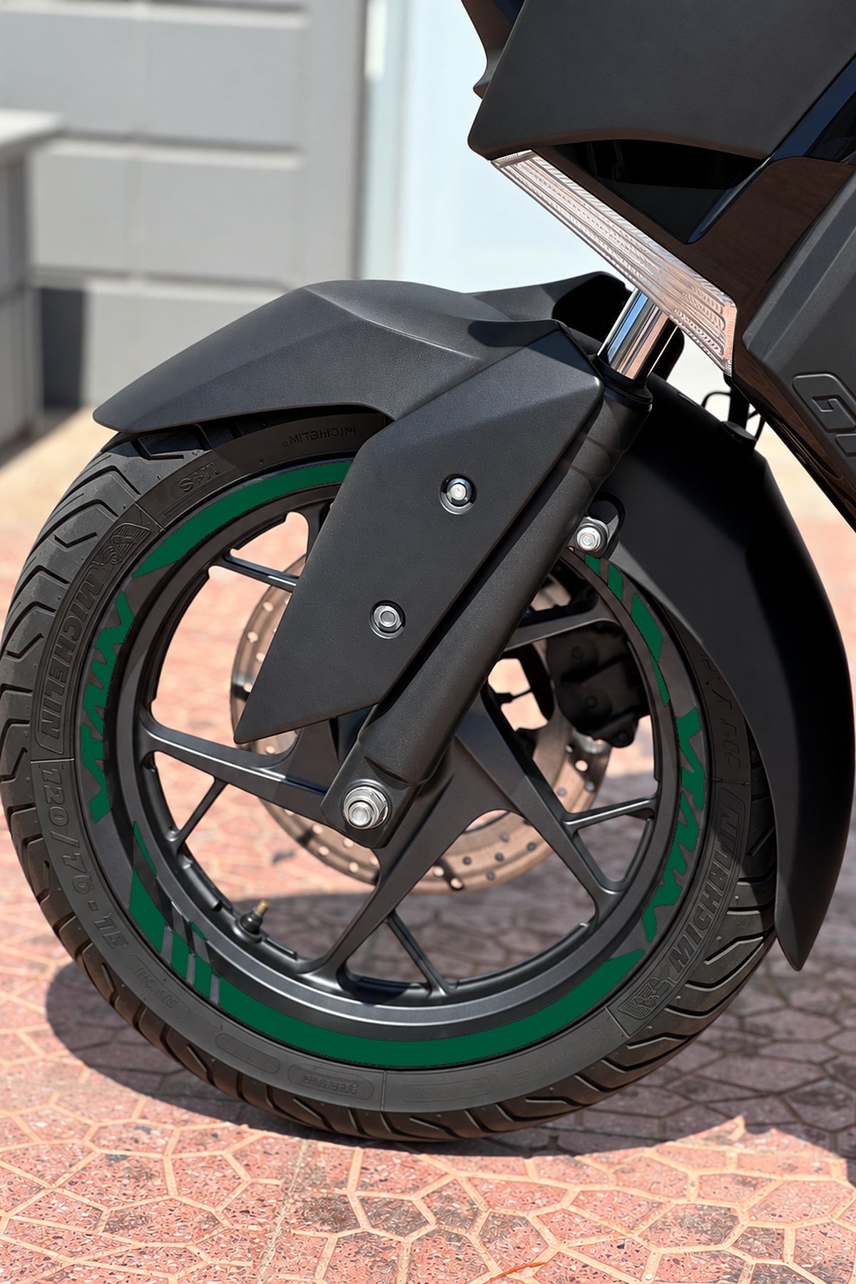 Yamaha Xmax Scooter için Kalın Kesikli + Xmax Yazılı Jant Şeridi Sticker Seti (Ön Arka Yeterli)