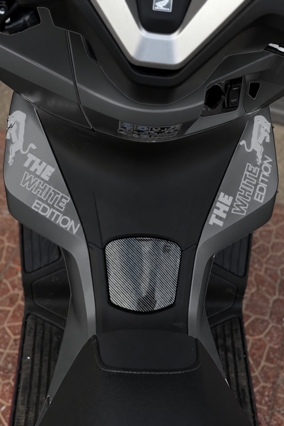 Honda PCX için The White Edition Boğa Sticker Etiket (Sağ ve Sol)