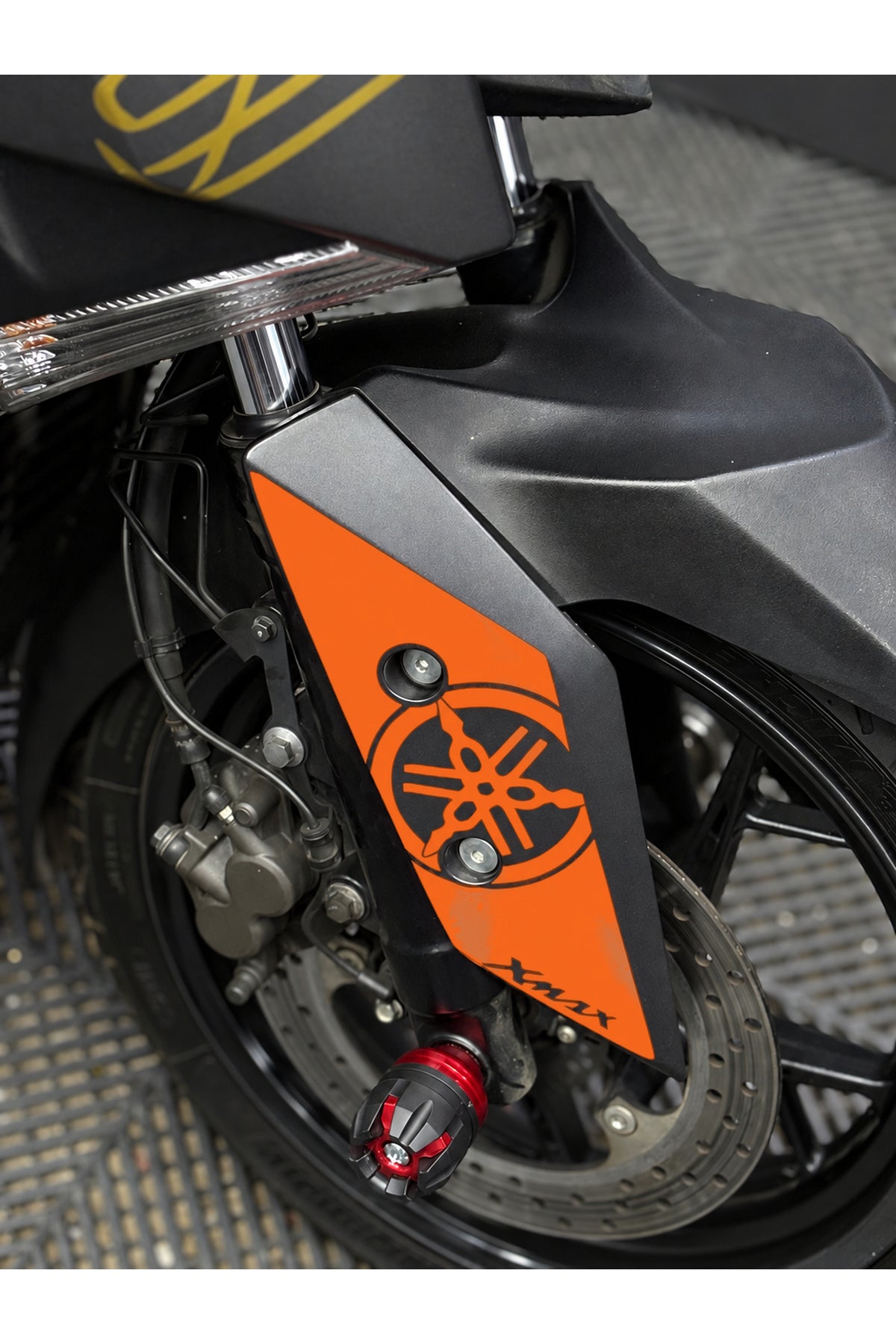 Yamaha Xmax Ön Çamurluk için Logolu Detay Sticker (Sağ-Sol) (2018-2022 Uyumlu)