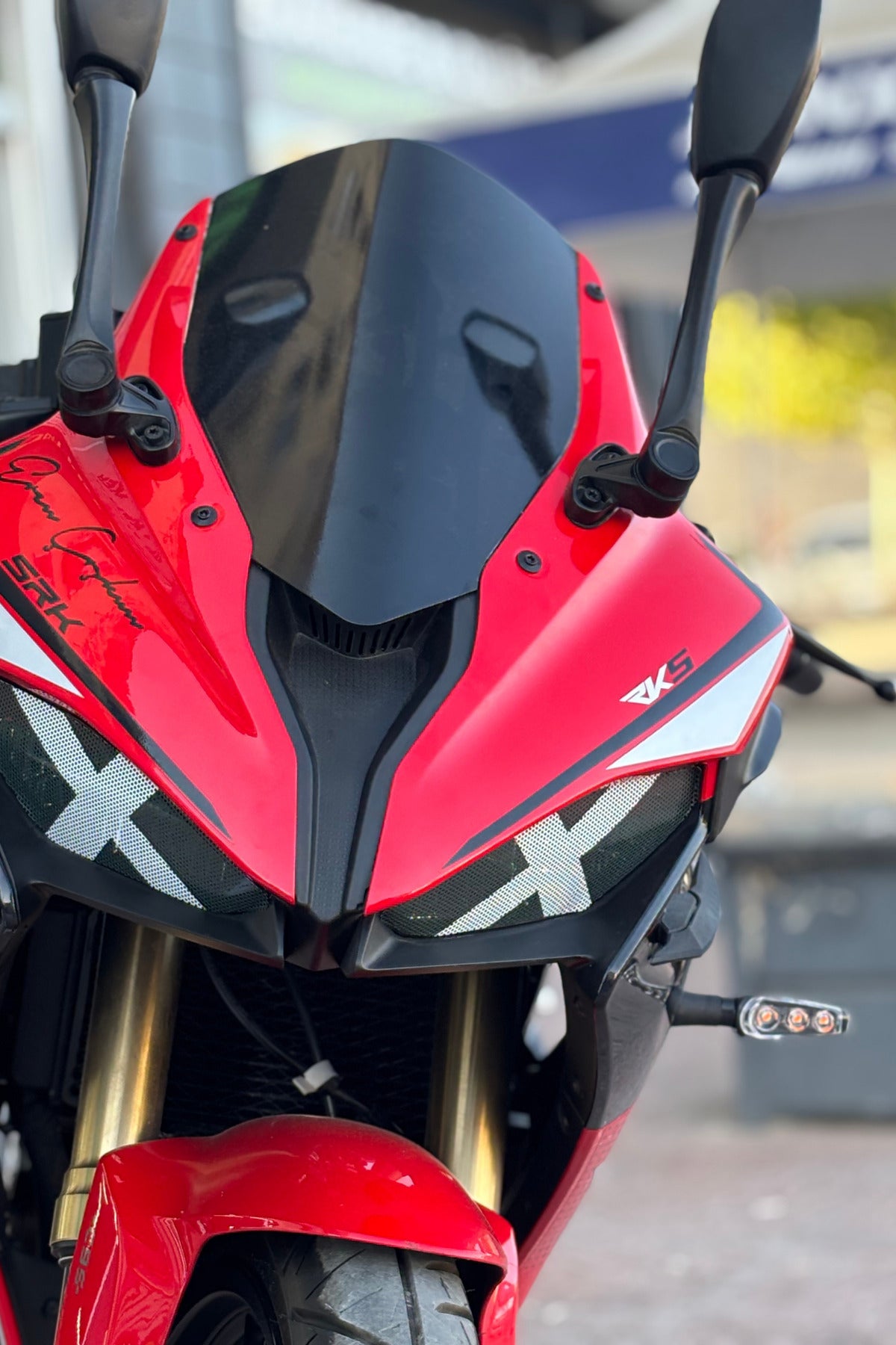 RKS SRK125 için Far Üstü Sticker Delikli Aydınlatma Engellemez (Sağ ve Sol)