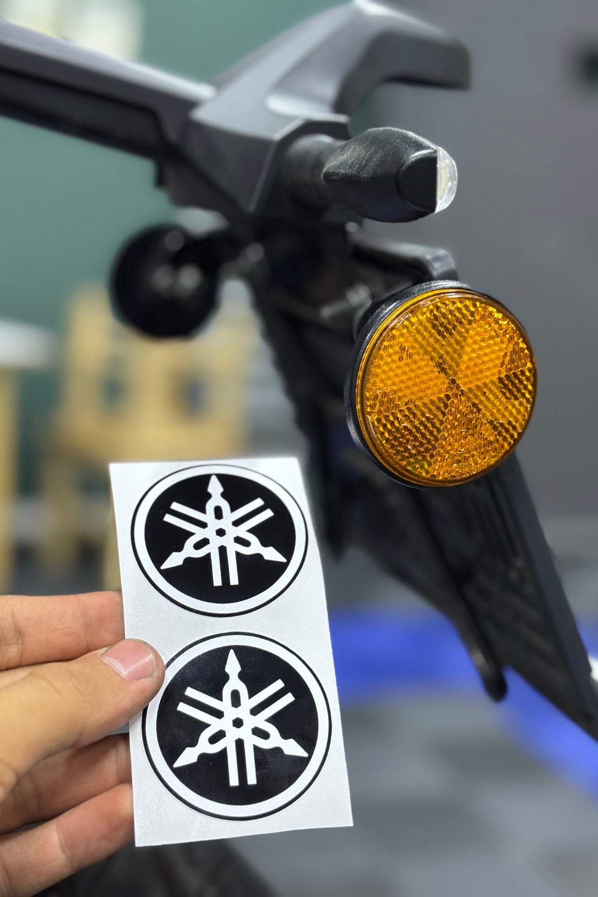Yamaha Motosiklet Grubu Kedigözü Reflektörü için 5CMx5CM Sticker Etiket (2 Adet)