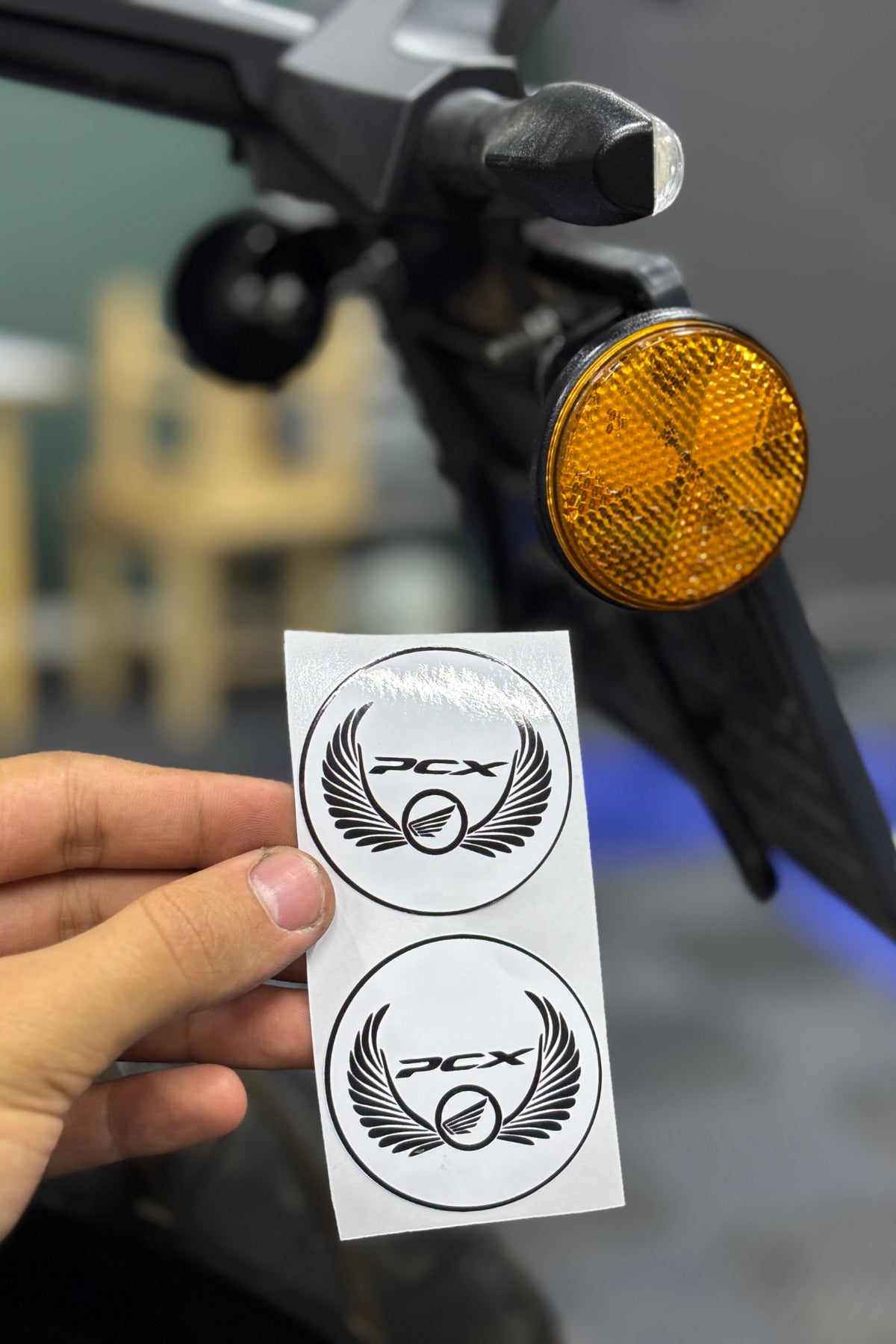 Honda PCX Kedigözü Reflektörü için 5CMx5CM Yuvarlak Sticker Seti (2 Adet)