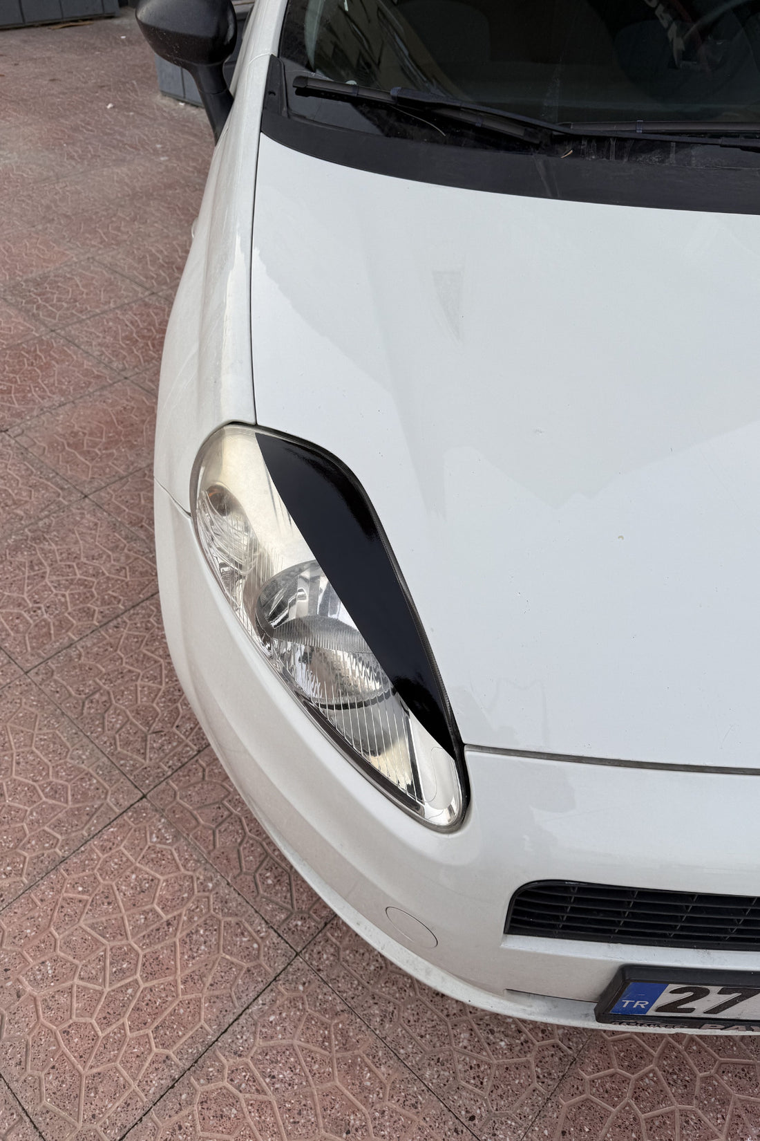 Fiat Punto için Siyah Renk Far Kaşı Sticker Seti (Sağ ve Sol=