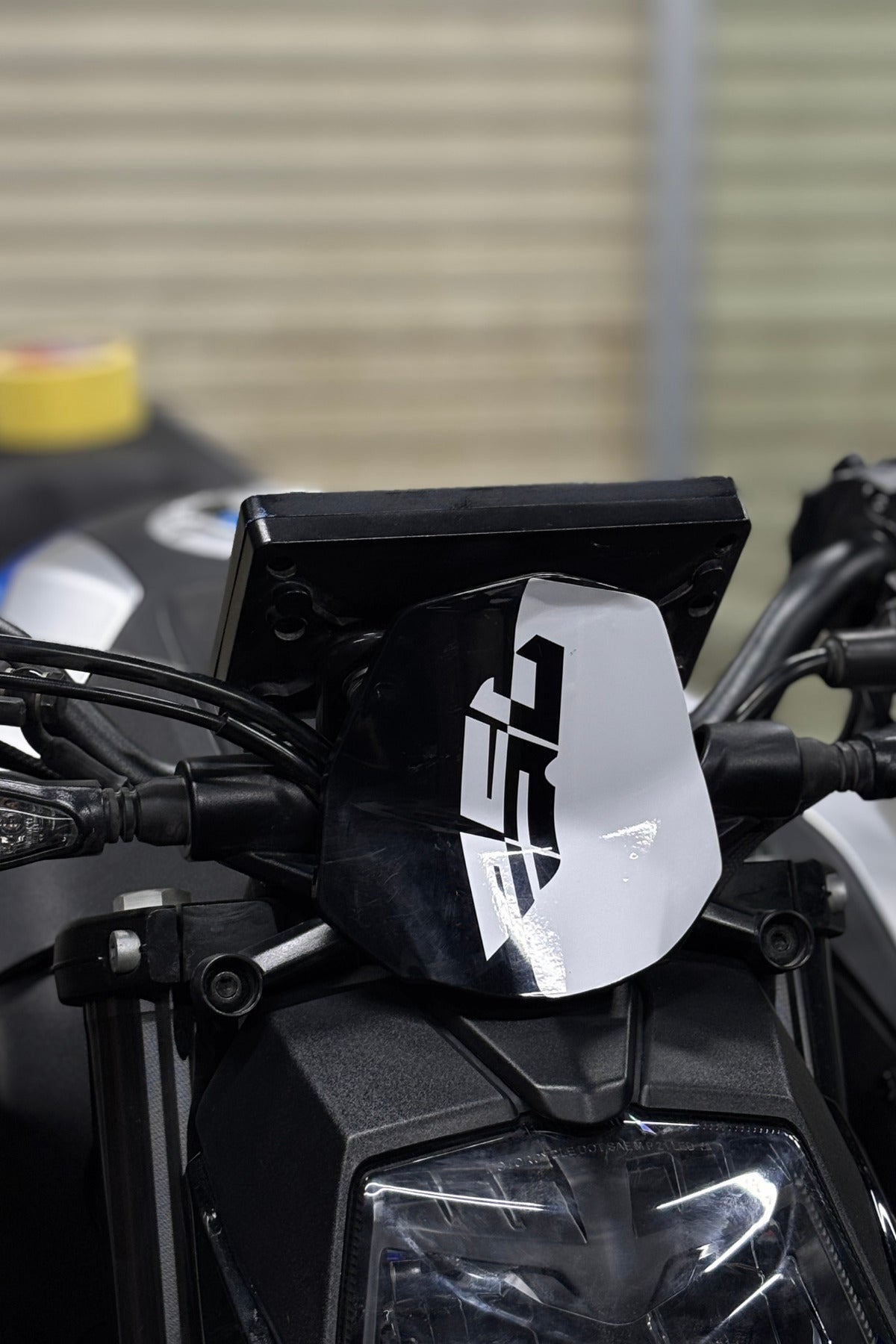 CFMOTO NK250 için Ön Siperlik Detay Sticker