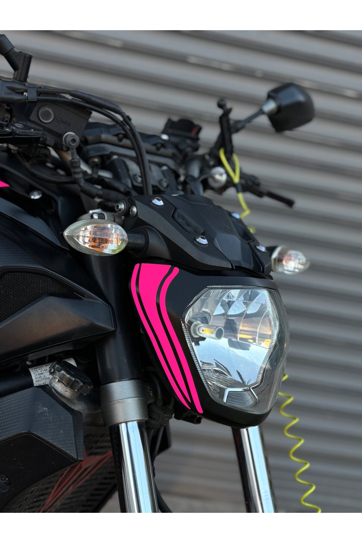 Yamaha MT-07 için Far Kaşı Sticker Etiket (Sağ ve Sol ) (2014-2017 Yılları Arası Uyumlu)