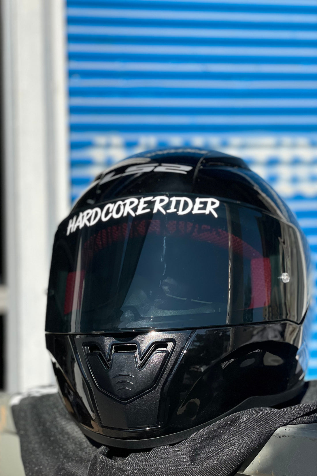 Kask-Vizör için Dekoratif Beyaz Renk Hard Core Rider Sticker Etiket 14CMx2CM (1 Adet)