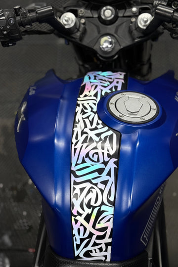 TVS RTR için Uyumlu Orta Panel Kaligrafi Tribal Desen Sticker