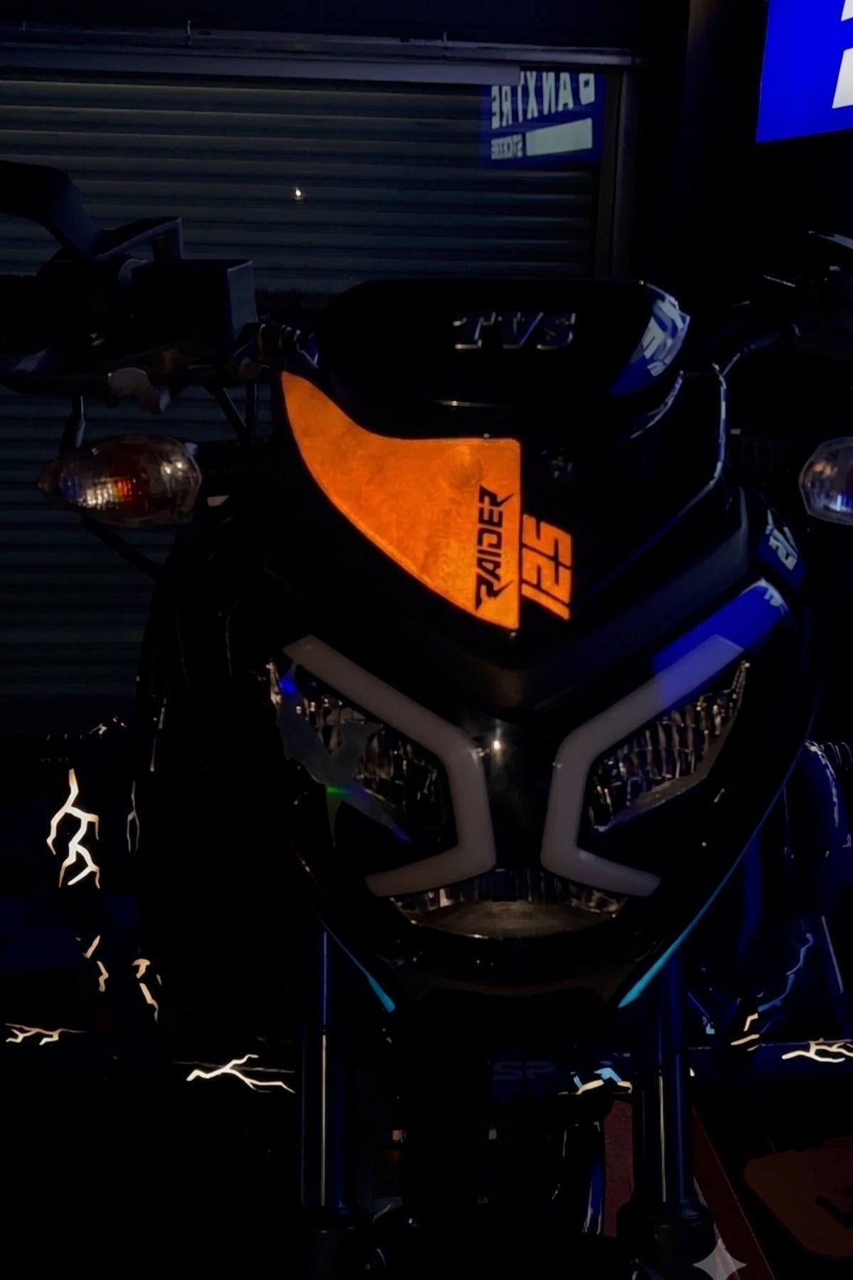 TVS Raider için Reflektif Raider 125 Yazılı Kafa Detay Sticker (1 Adet)