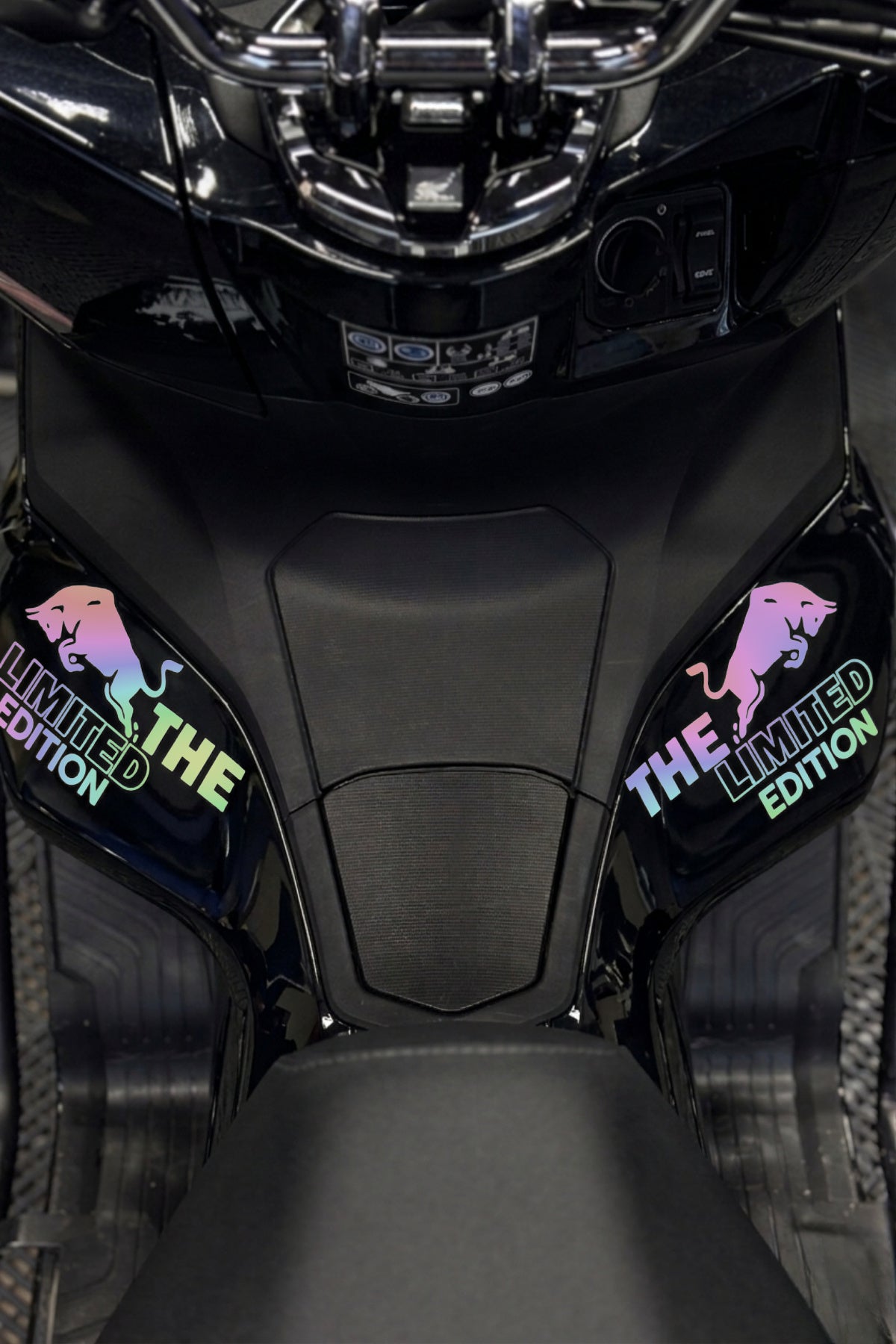 Honda PCX için Boğa Enerji Limited Edition Sticker Etiket (Sağ ve Sol)