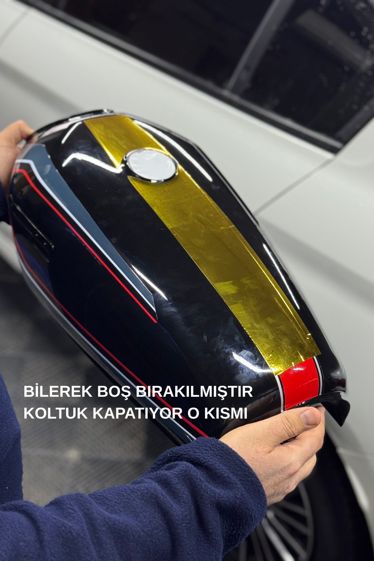 CG Deposu için Orta Şerit Düz Desen Tam Uyumlu Sticker Seti