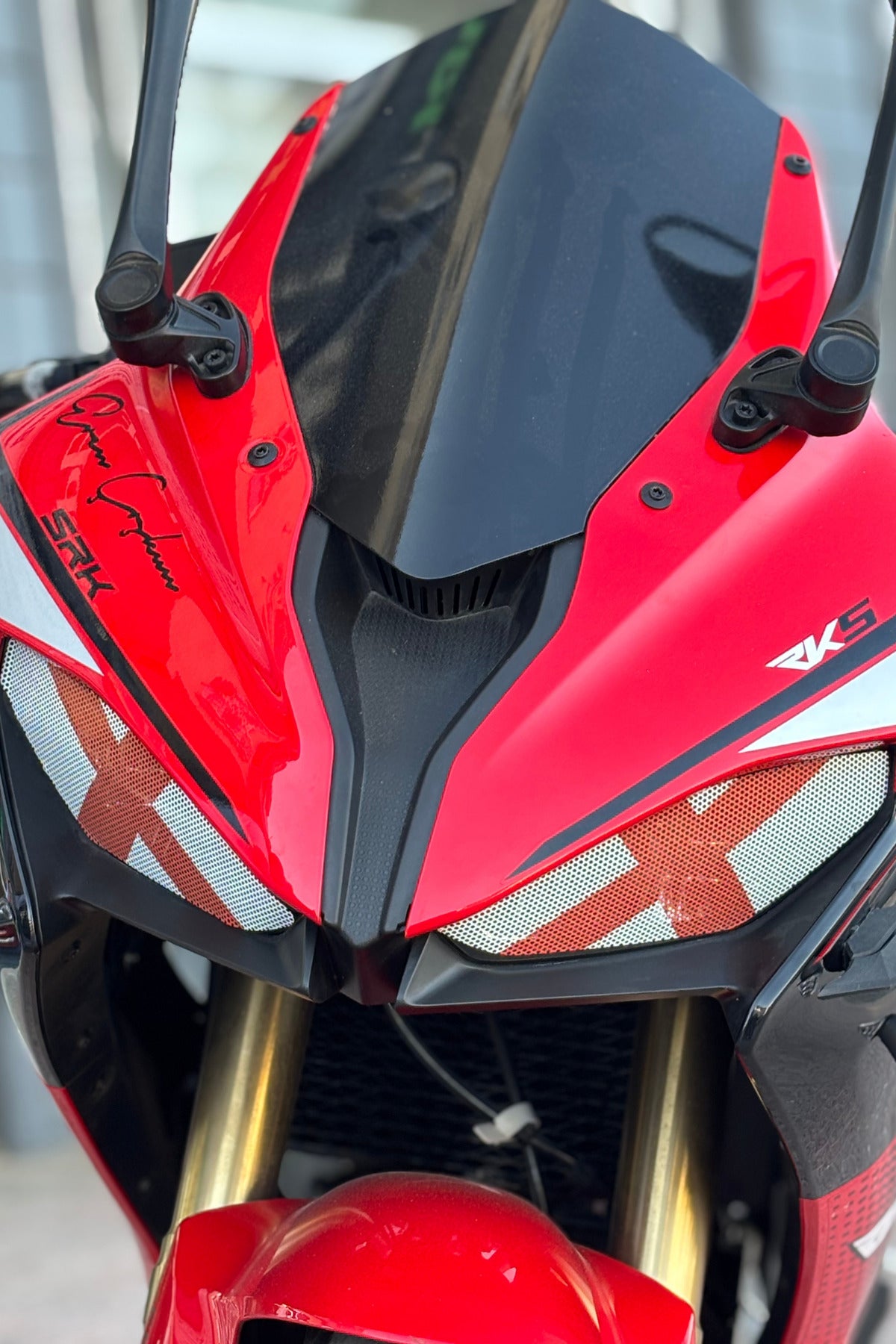 RKS SRK125 için Far Üstü Sticker Delikli Aydınlatma Engellemez (Sağ ve Sol)