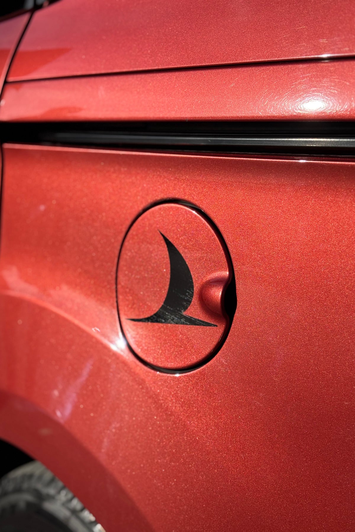 Araba Depo Kapağı için Siyah Renk THY Logo Sticker Etiket (1 Adet)