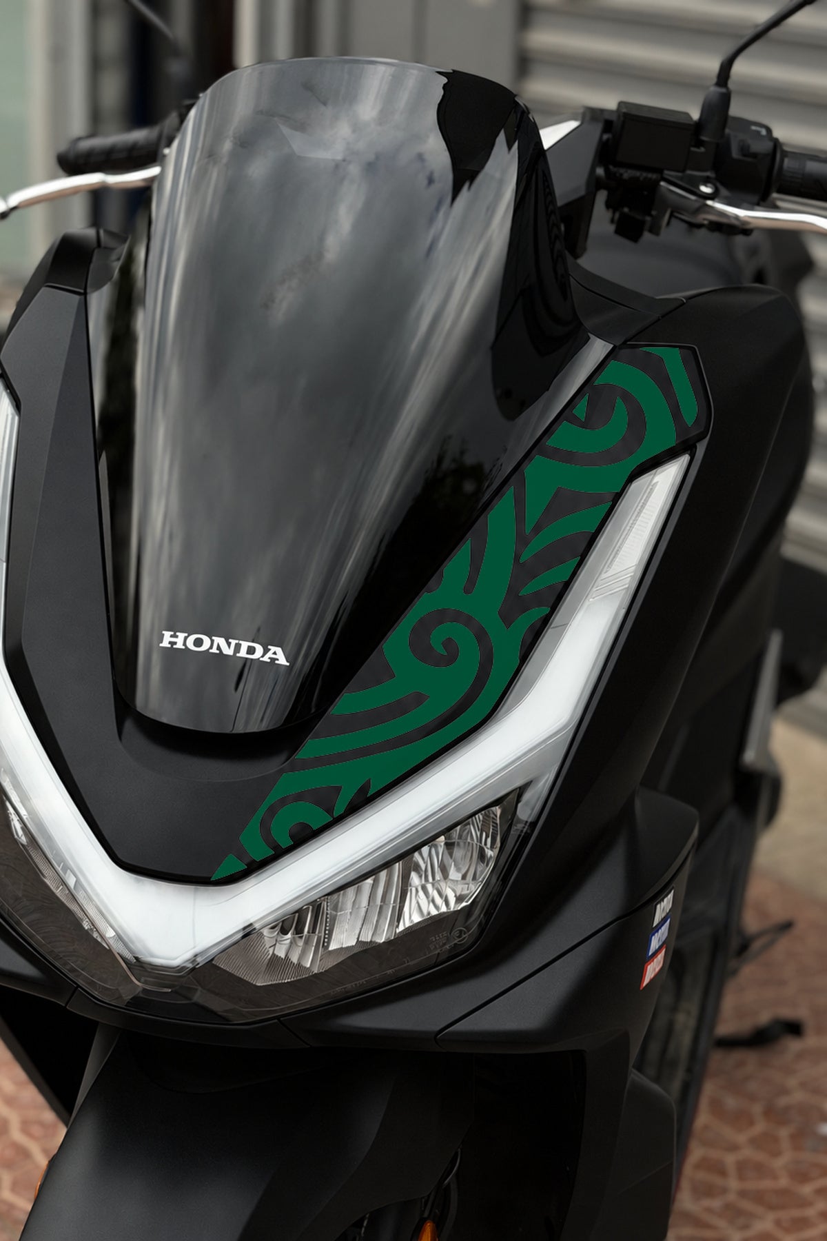 Honda PCX Deluxe 2025-2026 Yeni Kasa için Dövme Tribal Desen Sticker Etiket (1 Adet)