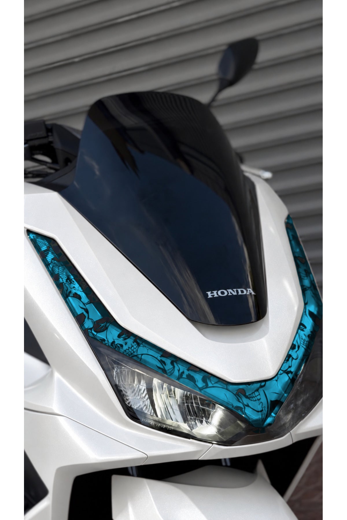 Honda PCX Deluxe için Kurukafa Desenli Far Renklendirme Far Tasarım Film Sticker