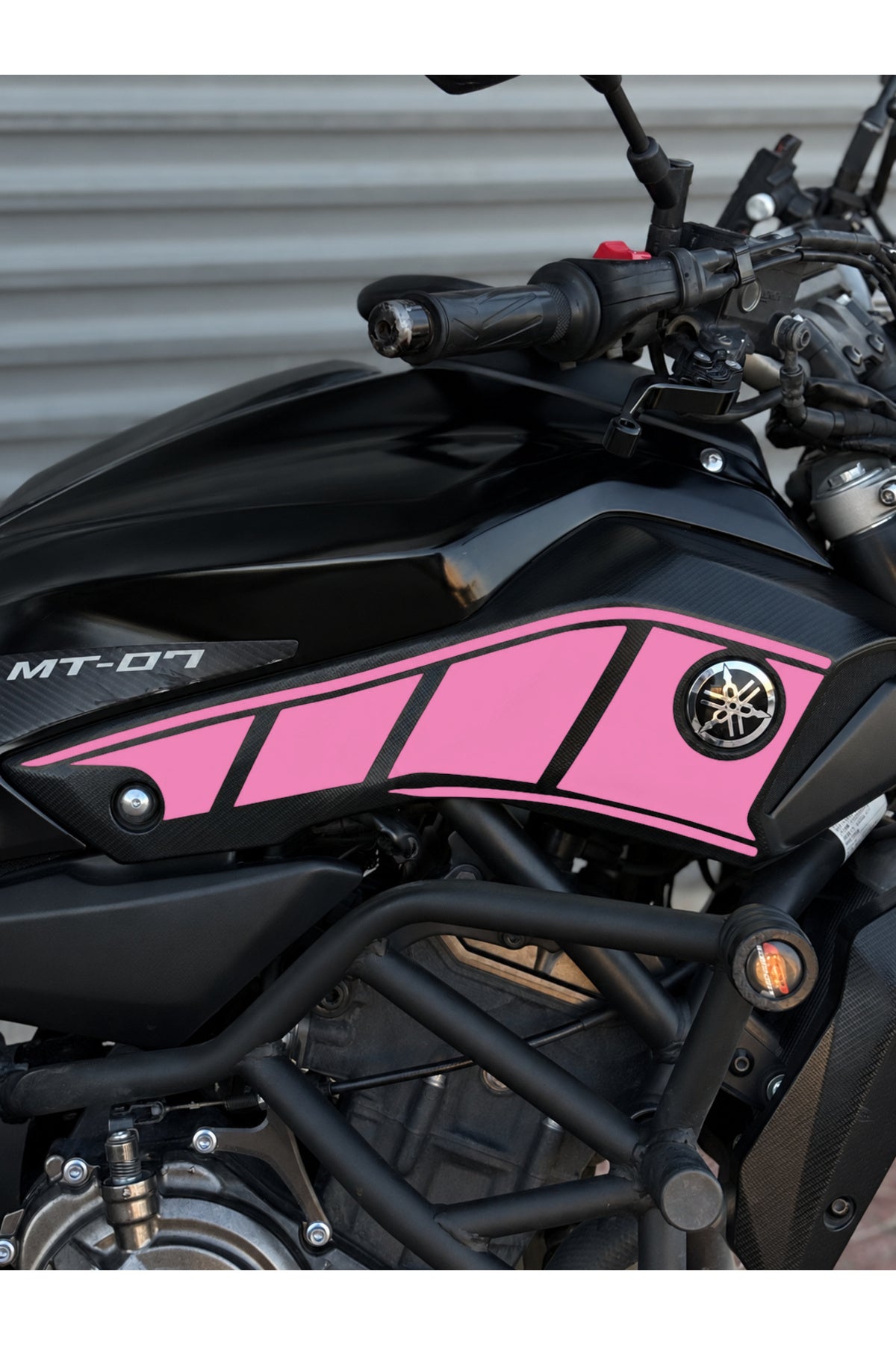 Yamaha MT-07 İÇİN Yan Plastik Panellere Uyumlu Grenaj Sticker (Sağ ve Sol) (2014-2017 Yılları Arası)