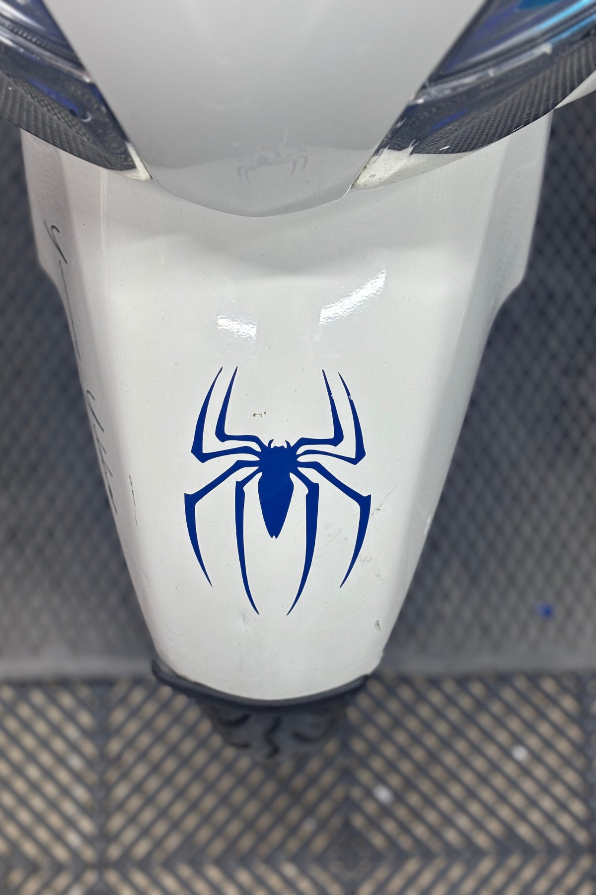 Motor ve Kask için Lacivert Mavi Örümcek Sticker Etiket (1 Adet)