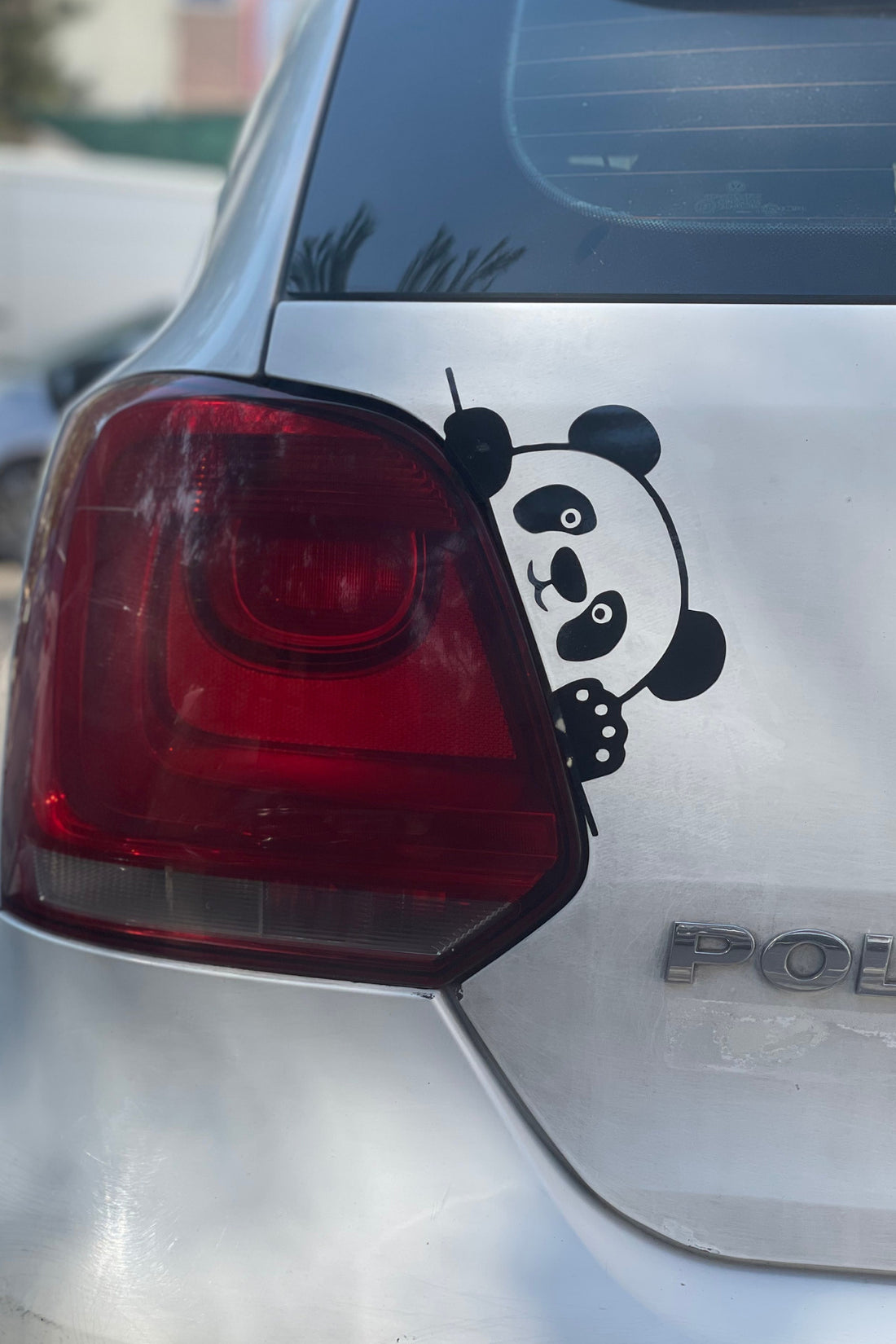 Araba için Bagajdan Bakan  Panda Sticker Etiket Tüm Araçlara Uyumlu (1 Adet)