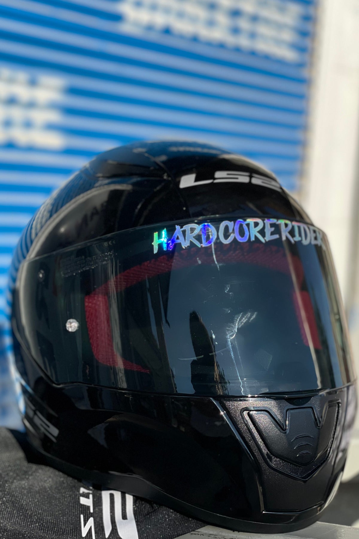 Kask ve Vizör için Dekoratif Hologramlı Renk Değiştiren Hard Core Rider Sticker 14CMx2CM (1 Adet)