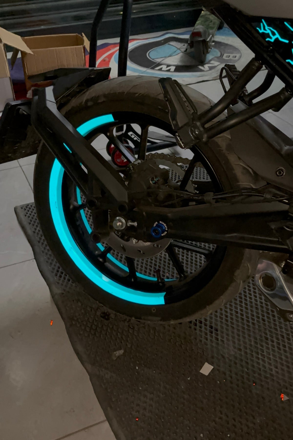 Motosiklet 17 Inch Jantlara Uyumlu Reflektörlü Yarım Jant Şeridi