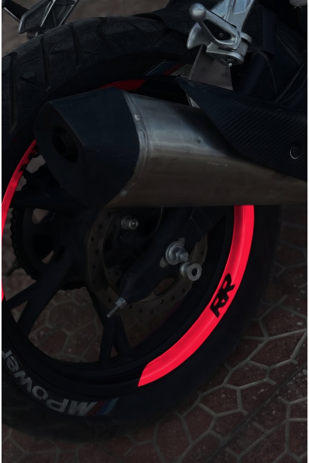 RKS SRK 125R için Reflektötlü RR Yazılı Çeyrek Jant Şeridi Sticker Seti (8 Parça)