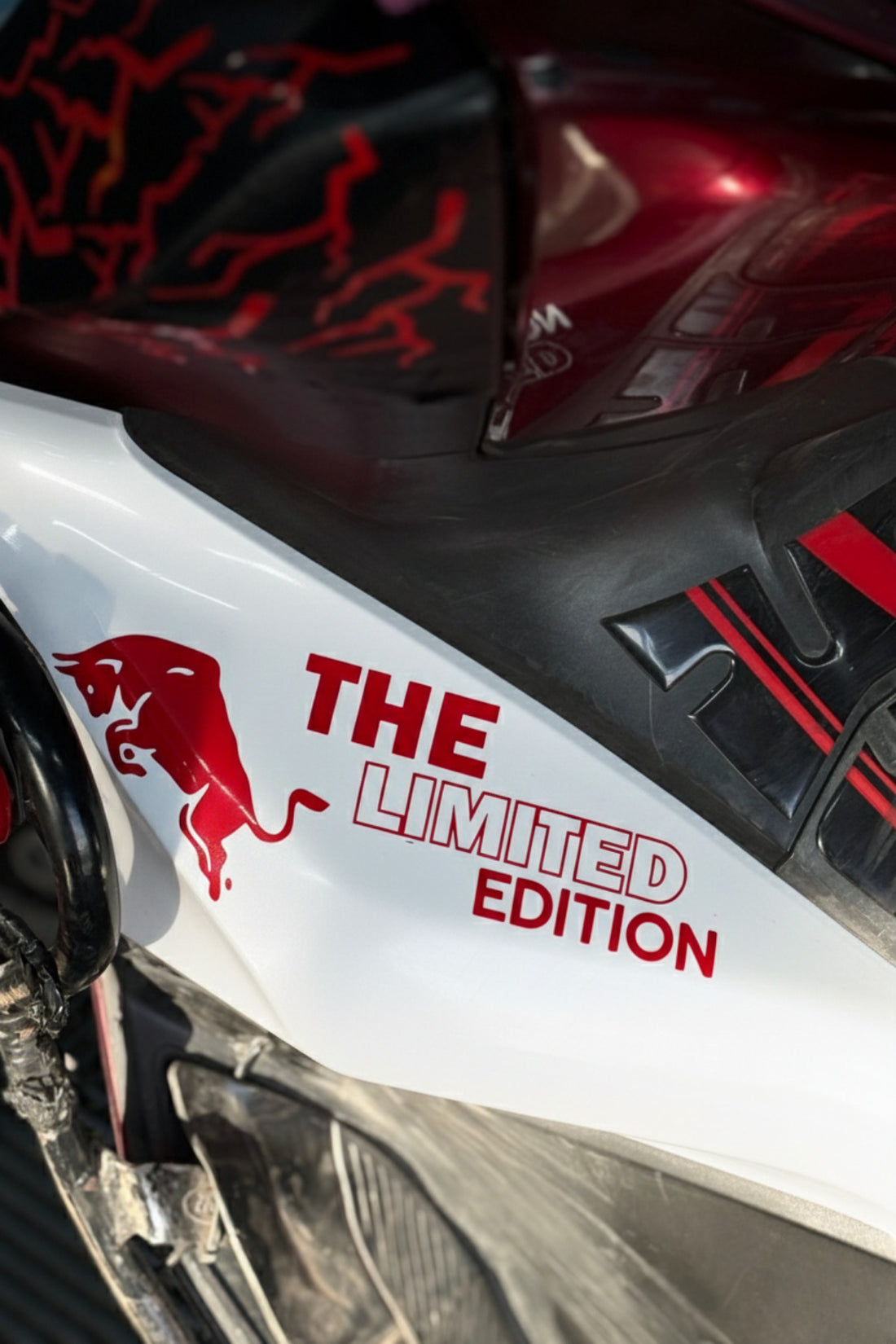 Honda PCX için Boğa Enerji Limited Edition Sticker Etiket (Tek Taraf)