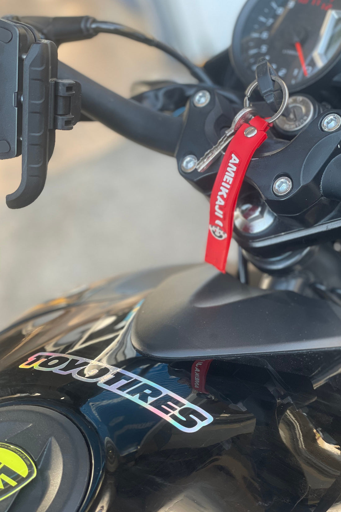 Motor-Araba-Kask için Toyotires Hologramlı Renk Değiştiren Sticker Etiket 13CMx2CM (1 Adet) Uyumlu