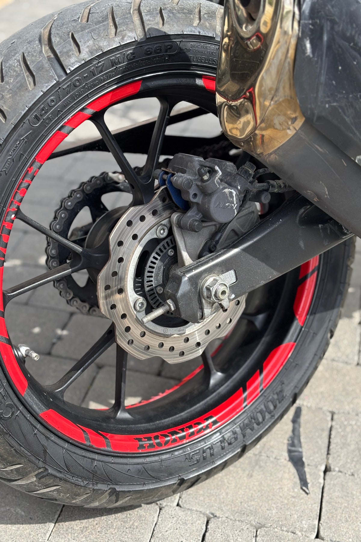 Honda Motor Grubu için Kırmızı Renk 3^lü Jant Şeridi Sticker Seti (12 Parça )