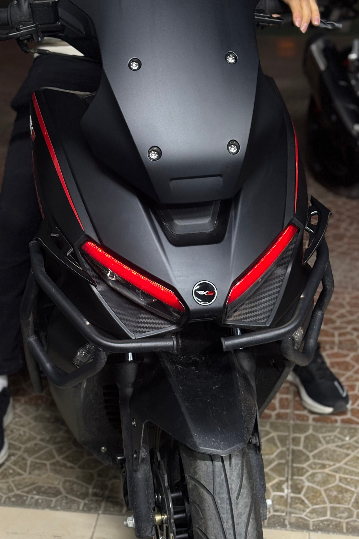 RKS Lince 125 Scooter için Kırmızı Gündüz Ledi Far Tasarım Sticker