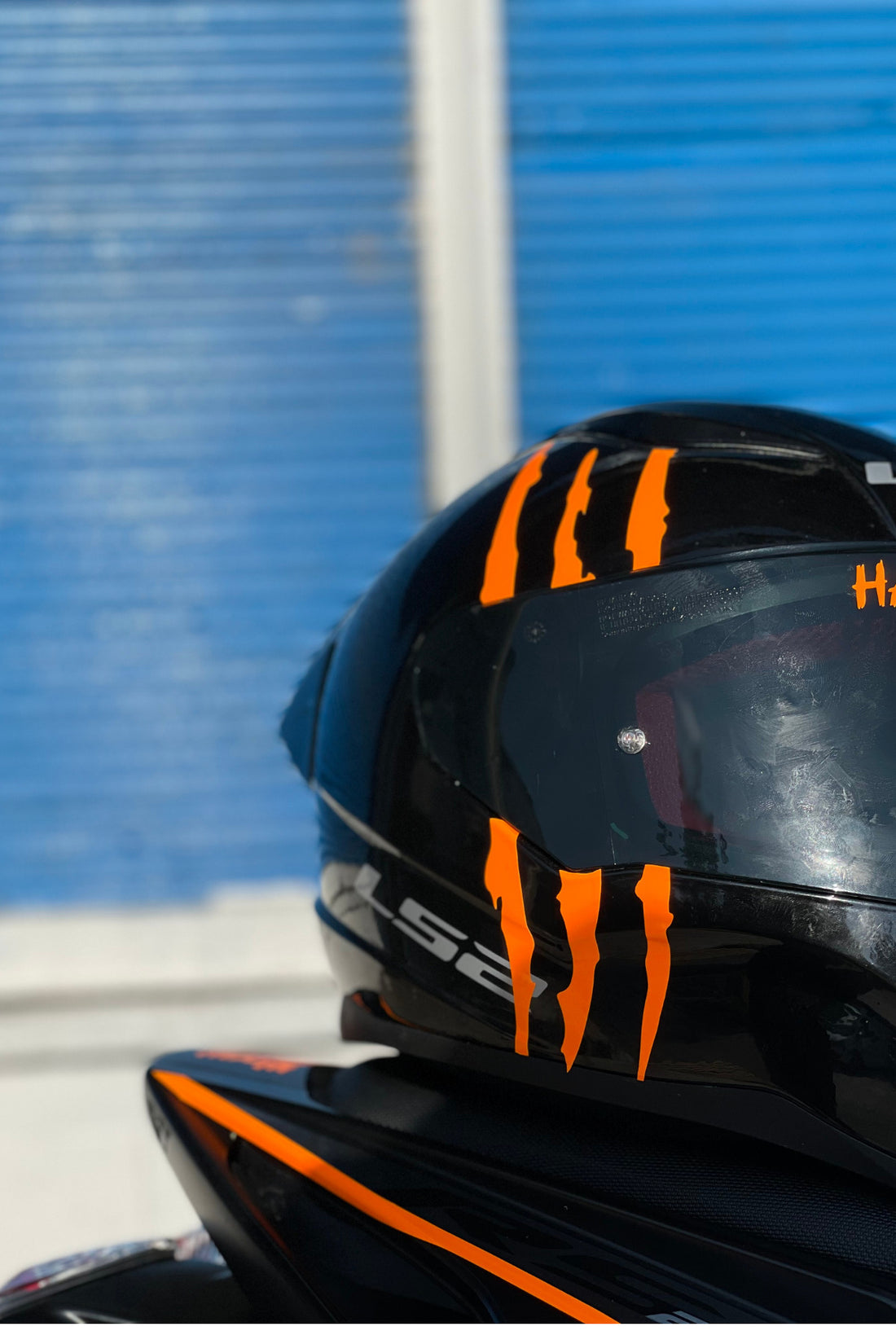 Kask için Orafol Neon Turuncu Pençe İzi  Sticker Etiket