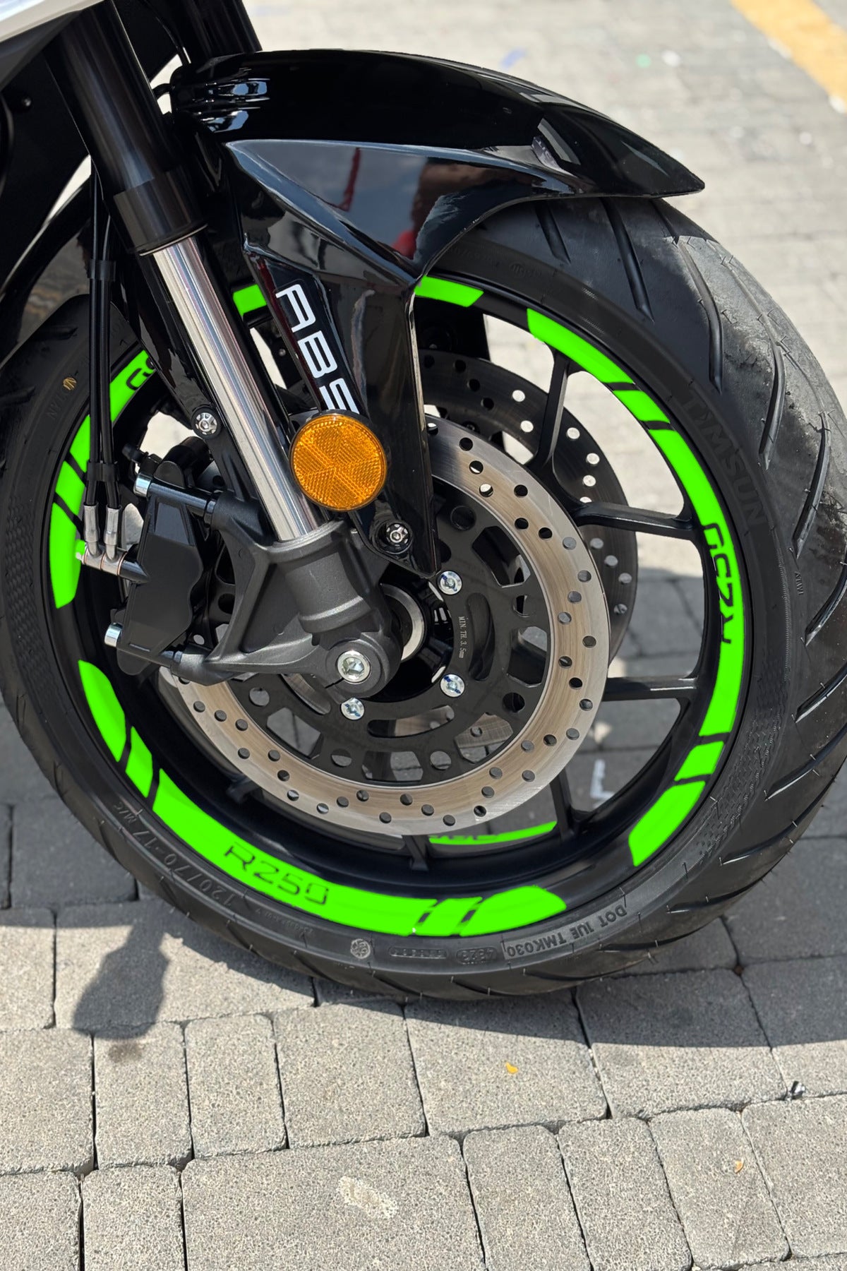 RKS R250 için 12 Parça R250 Yazılı Jant Şeridi Sticker Seti (Ön Arka Sağ Sol Yeterli)