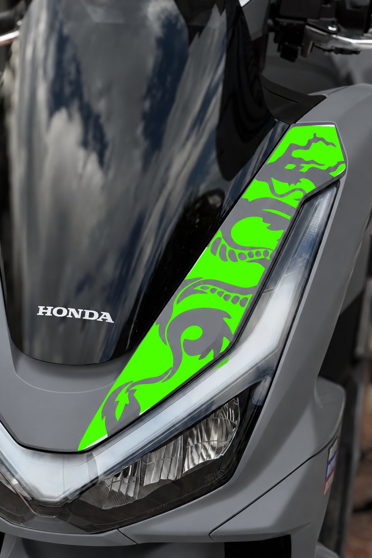 Honda PCX Deluxe Yeni Kasa 2025-2026 Uyumlu Ejder Desenli Ön Panel Sticker