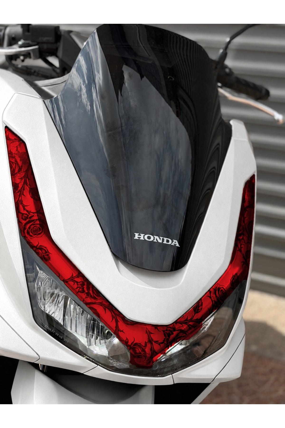 Honda PCX Deluxe Sarmaşık Gül Desenli Far Filmi Far Tasarım Sticker (2025-2026 Yılları Uyumlu)