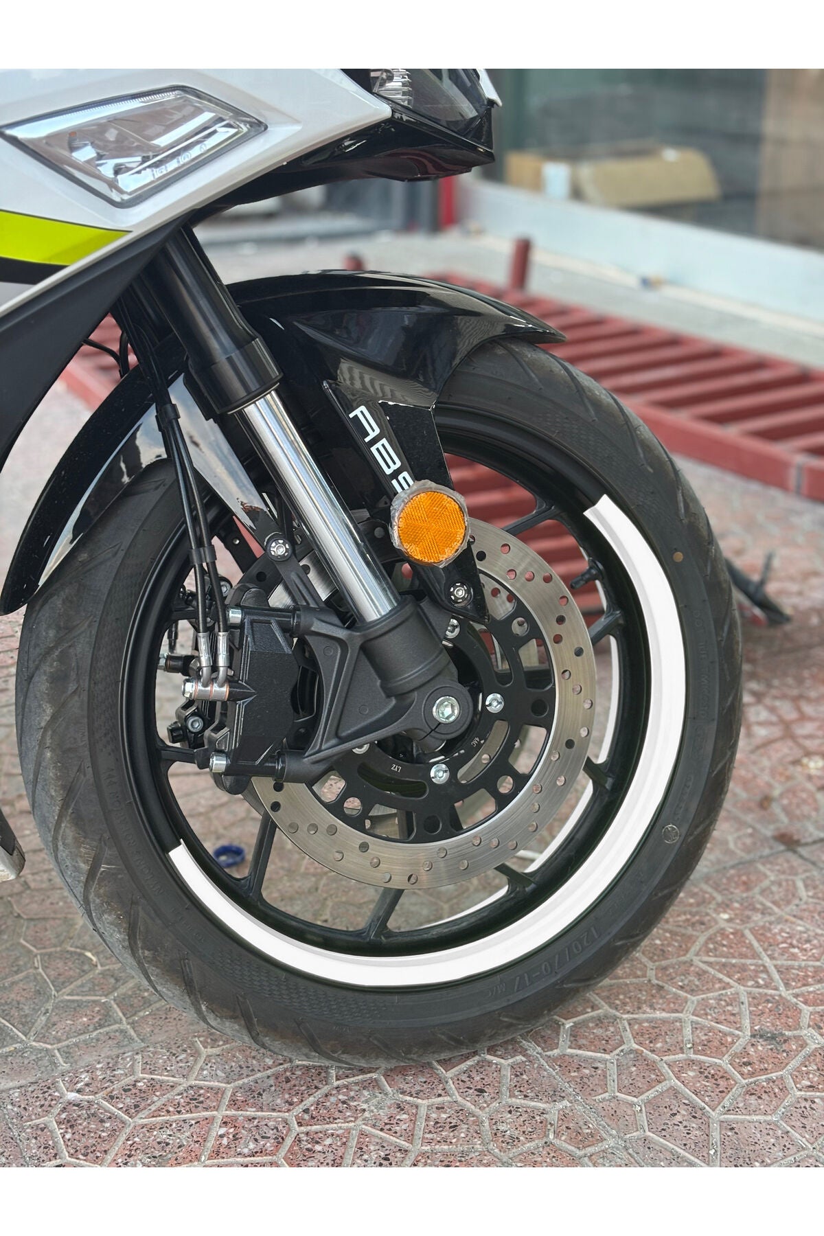 17 Inch Jantlara Uyumlu 4 Parça Yarım Jant Şeridi Sticker Seti (1 Motora Tam Yeter)
