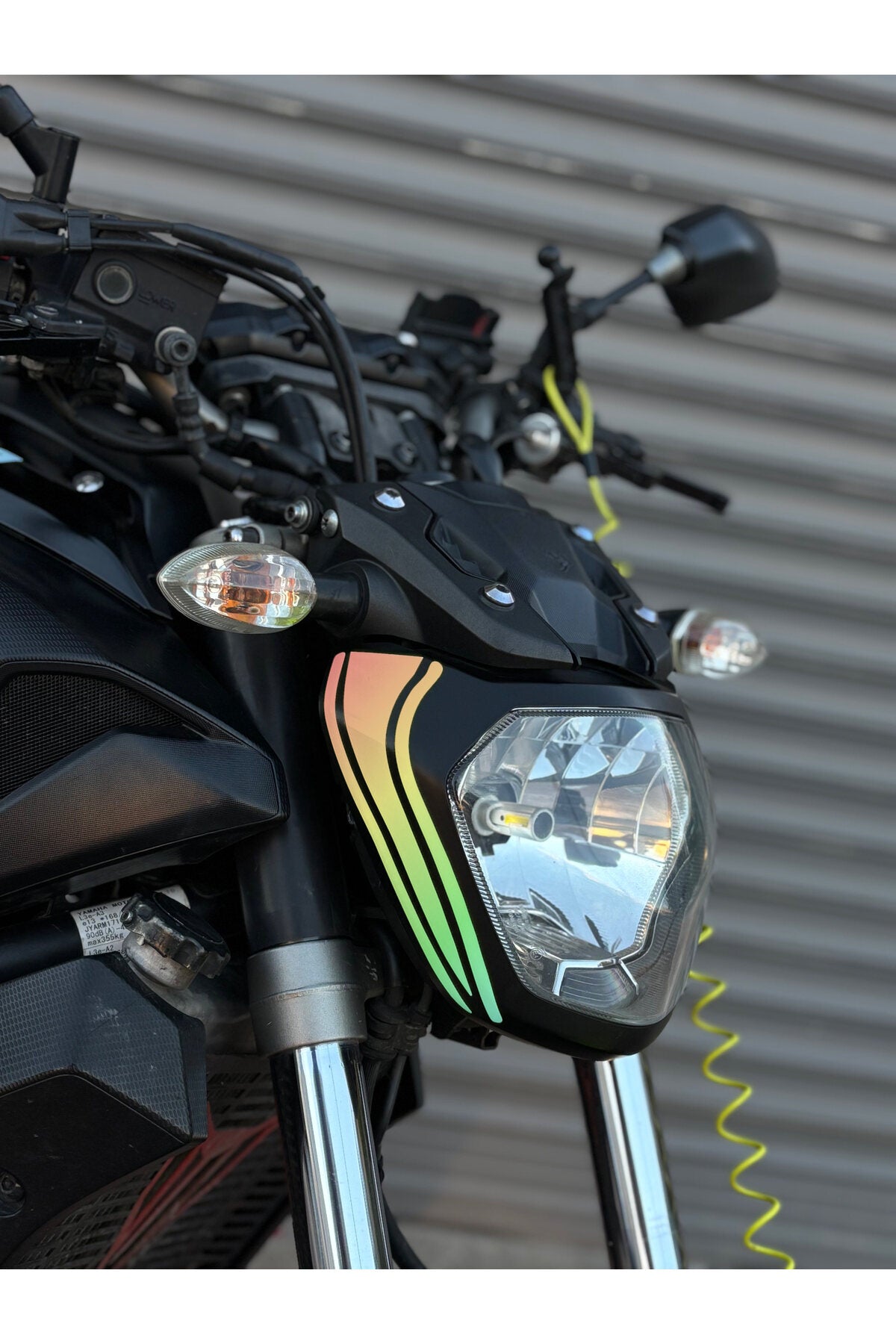 Yamaha MT-07 için Far Kaşı Sticker Etiket (Sağ ve Sol ) (2014-2017 Yılları Arası Uyumlu)