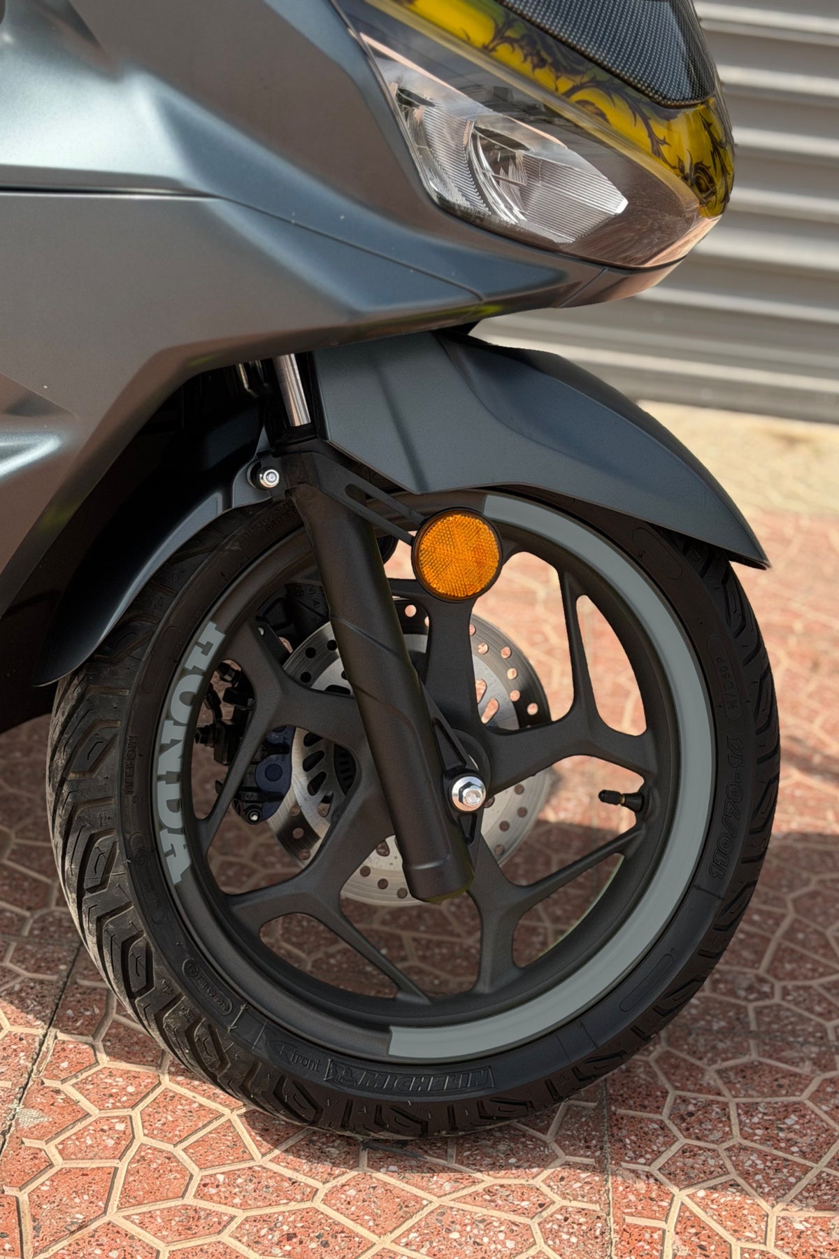 Honda Pcx için Honda Yazılı Yarım Jant Şeridi Sticker Seti (Ön-Arka-Sağ-Sol)