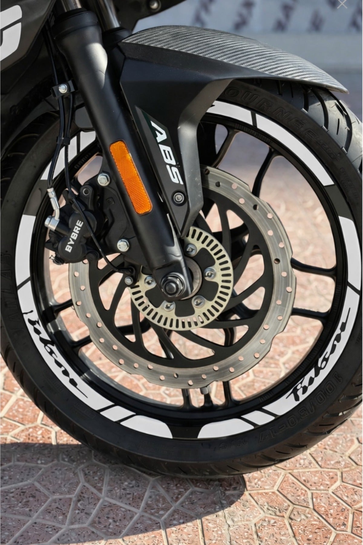 Bajaj Pulsar Grubu için Beyaz Jant Şeridi Sticker Seti (12'li)