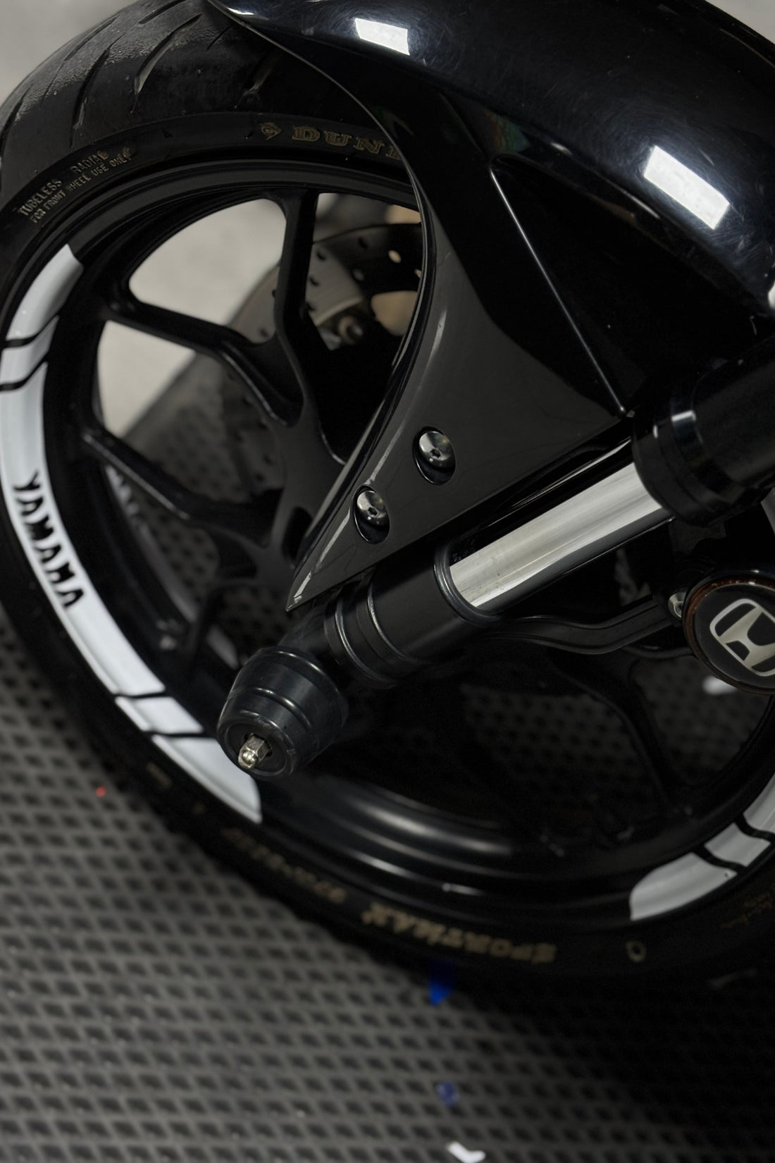 Yamaha Motor Grubu için Beyaz Renk Jant Şeridi Sticker Etiket (8 Parça)