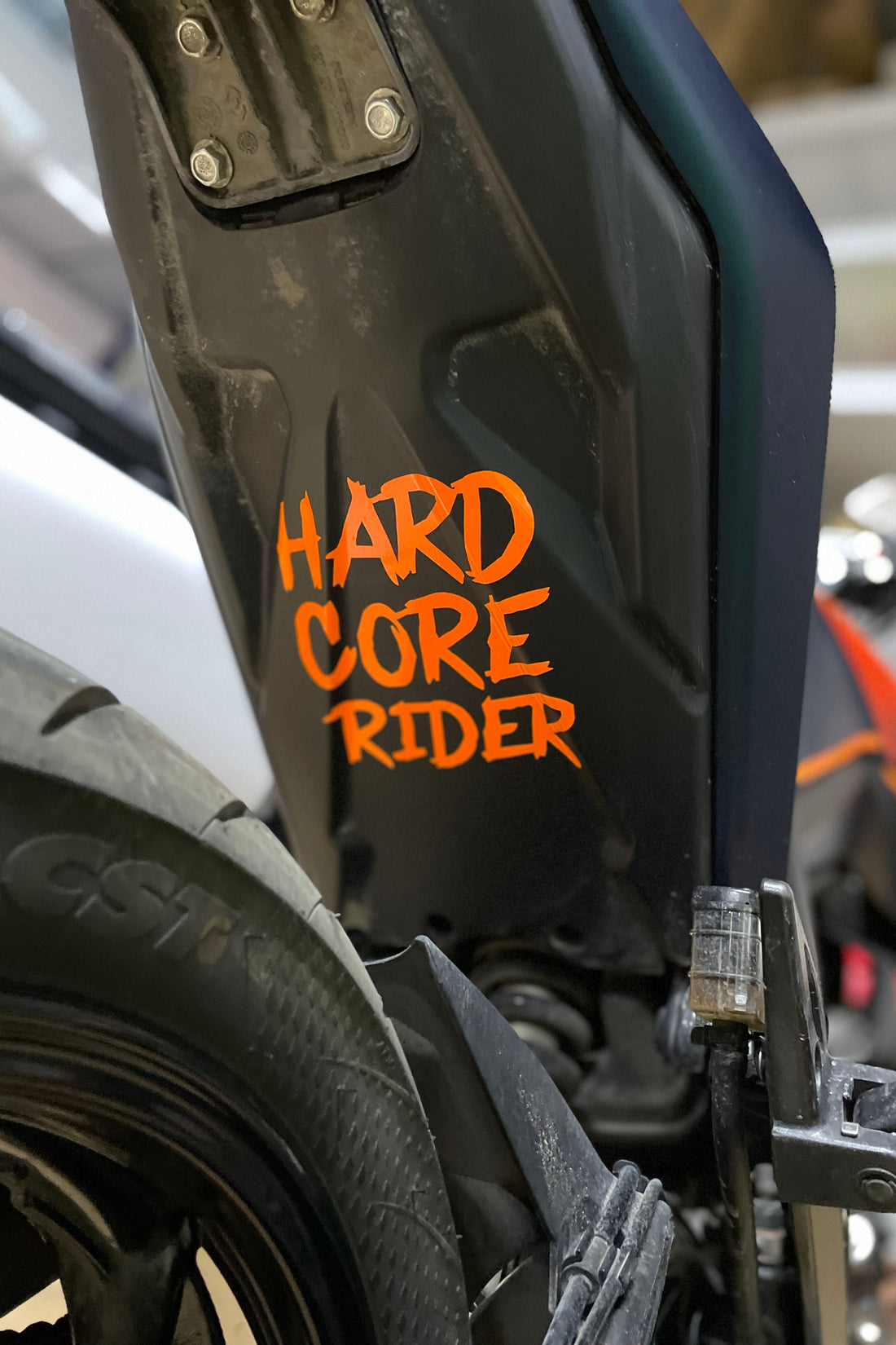 Dekoratif Neon Turuncu Hard Core Rider Sticker Araba-Motor için Etiket 15x12CM (1 Adet)