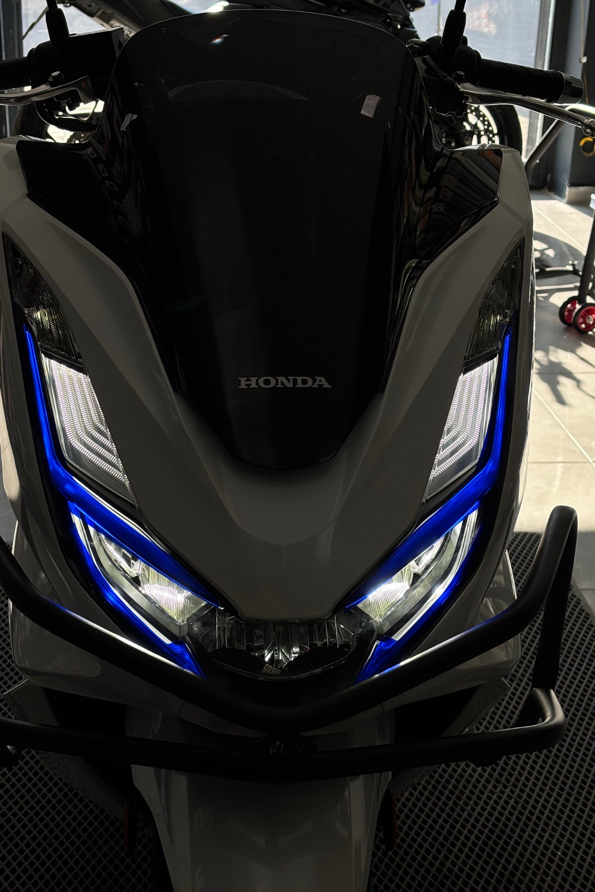 Honda PCX Gündüz Led için Far Tasarım Folyosu Sticker