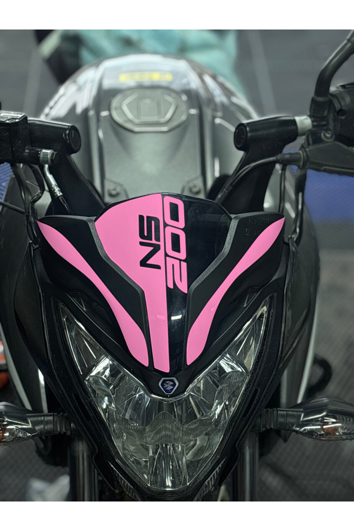 Bajaj Pulsar NS200 için Kafa Detay Sticker Seti NS200 Yazılı 3 Parça