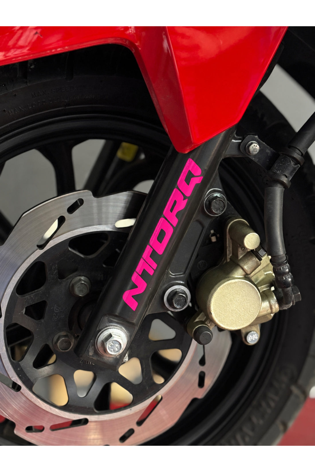 TVS Ntorq 125 için Maşalara Uyumlu Ntorq Yazı Sticker (12CM) (2 Adet)