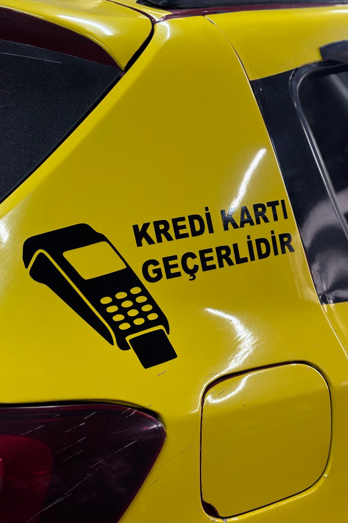 Taksi ve İşletmeler için Siyah Renk Kredi Kartı Geçerlidir Sticker(Tüm Düz Yerlere Yapışır)