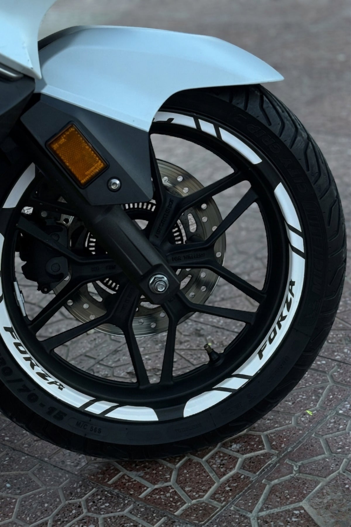 Honda Forza için Jant Şeridi Sticker Seti (12 Parça) (Tüm Yıllara Uyumlu)