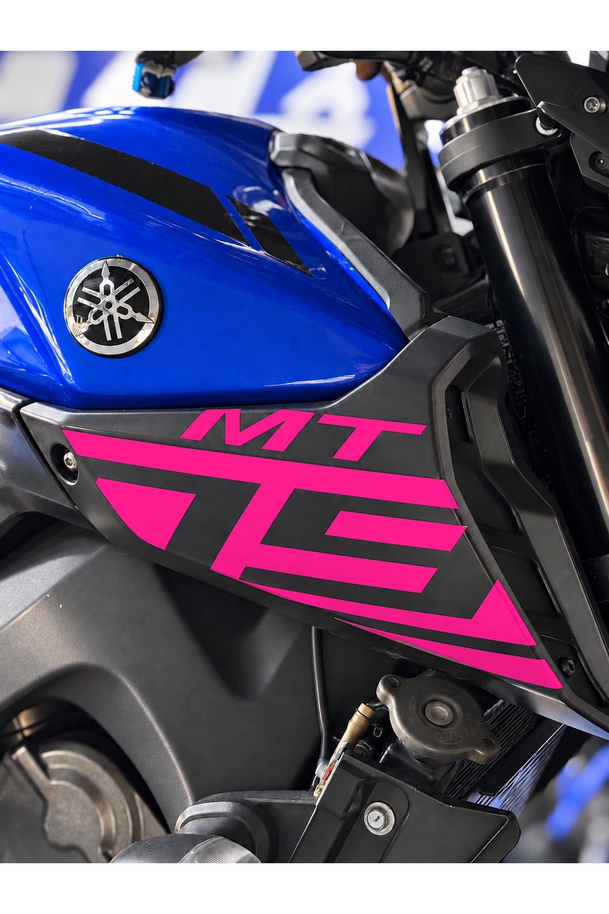 Yamaha MT-09 için Yan Grenajlara Uyumlu Kaplamalı MT-09 Sticker Etiket (2018-2019-2020)