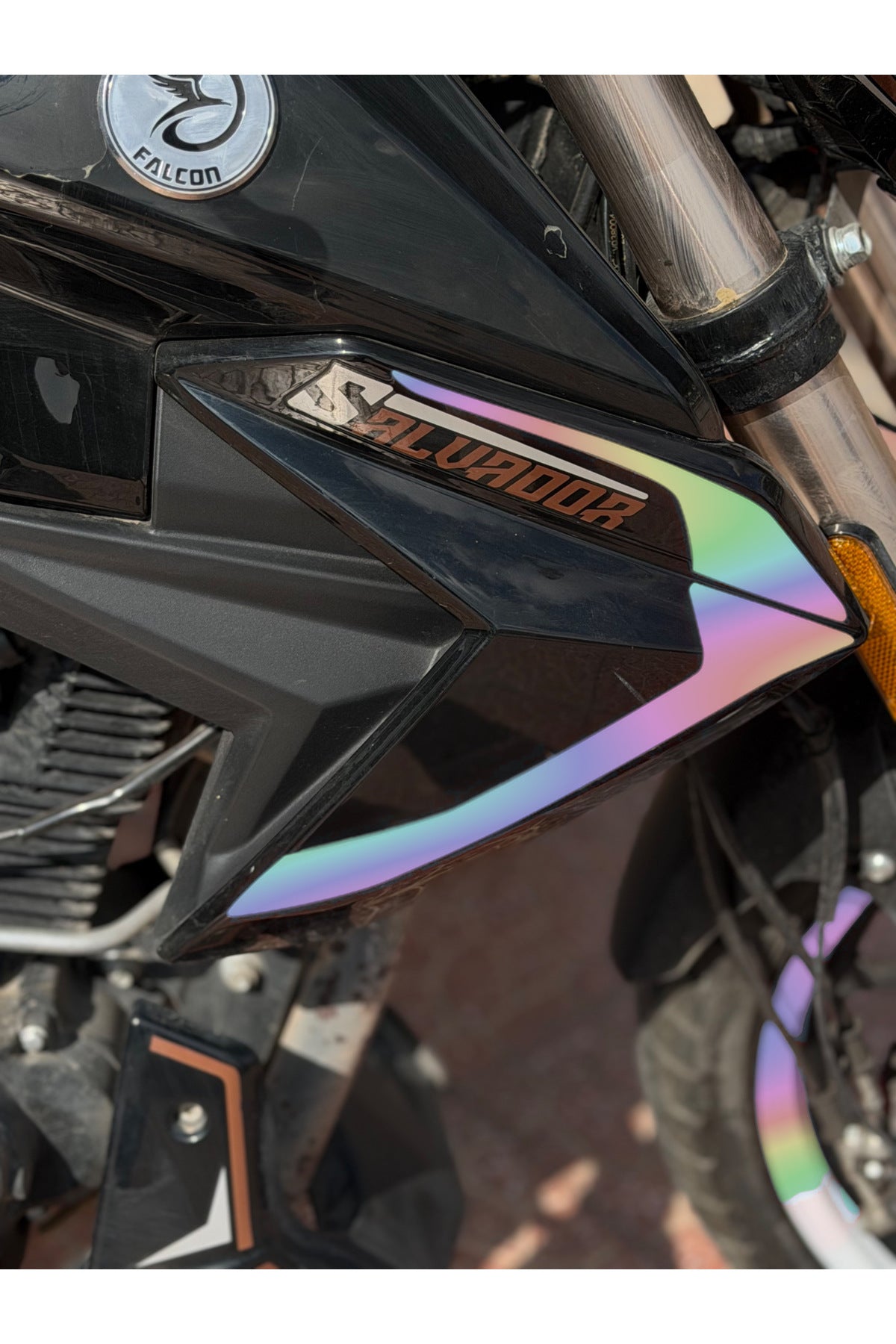 Falcon Salvador S188 Motosiklet için Ön Yan Panel Orijinal Renk Değişim Stickerları ( 4 Parça)