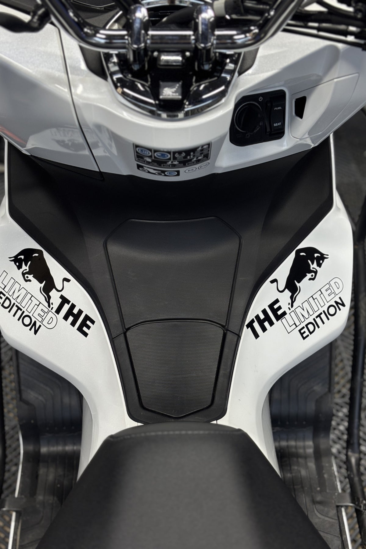 Honda Pcx için Sağ-Sol Boğa Limited Edition Sticker Seti (Sağ ve Sol)