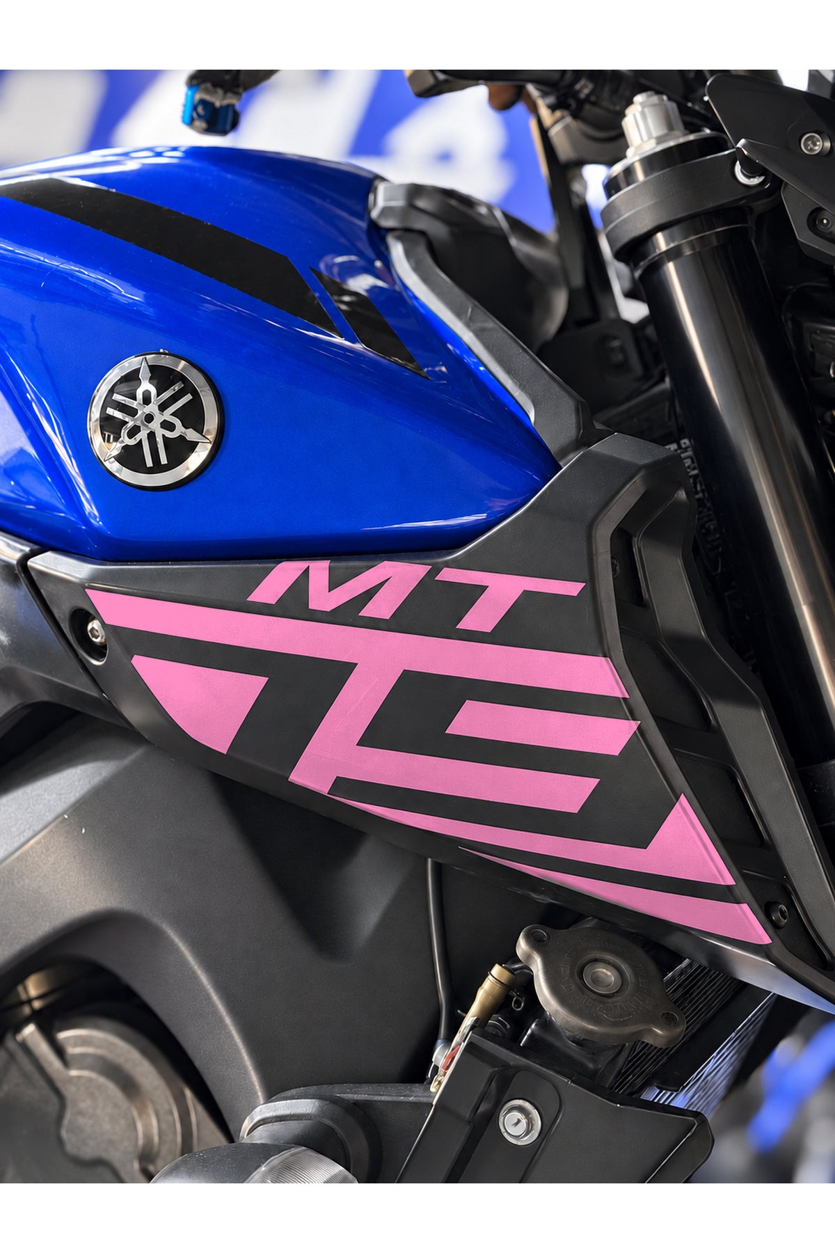 Yamaha MT-09 için Yan Grenajlara Uyumlu Kaplamalı MT-09 Sticker Etiket (2018-2019-2020)