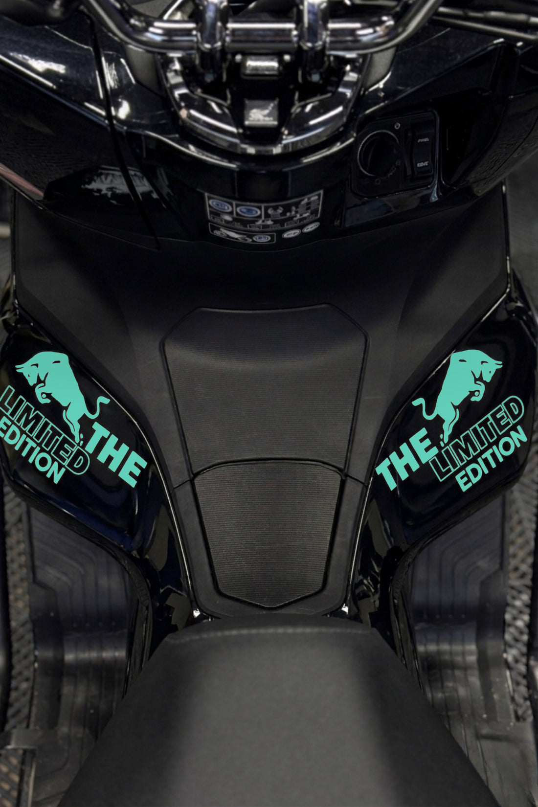 Honda PCX için Boğa Enerji Limited Edition Sticker Etiket (Sağ ve Sol)