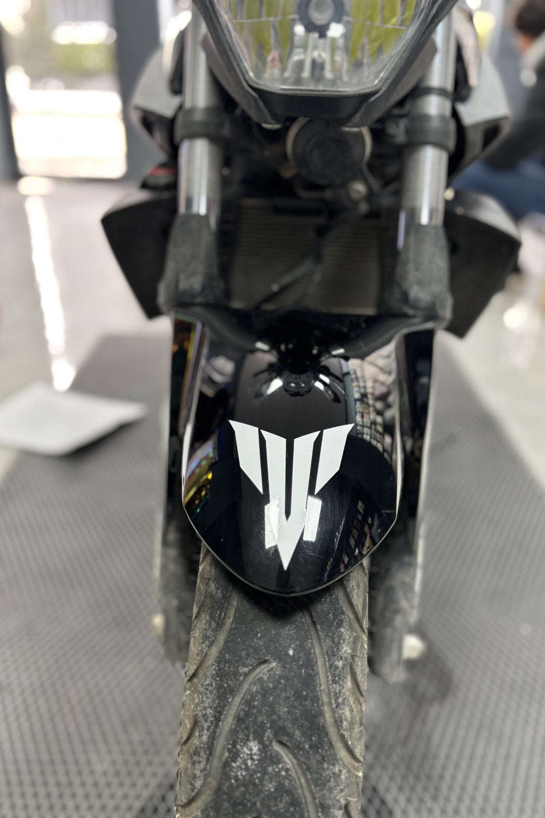Motor ve Kask için Beyaz Renk MT Logo Sticker Etiket (10CM)